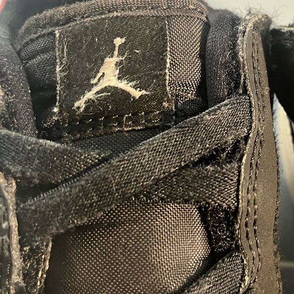 Nike Air Jordan Size 2 Y ALT Black Toe White Gym Red BQ6066-116 PS 1 Low Shoes - Picture 8 of 9